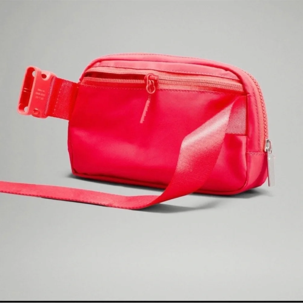 NWT * Lululemon Pale Raspberry Everywhere Belt Bag